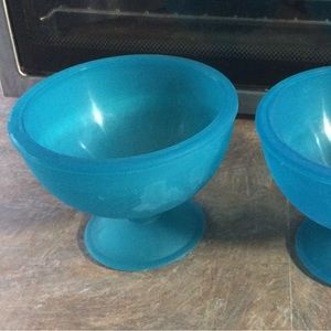 2 Freezable Ice Cream Bowls Frozen Dishes Ice Packs Teal Blue
